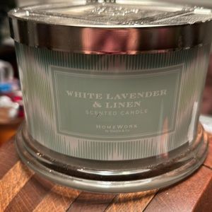 White Lavender & Linen 4-wick candle